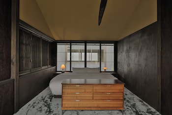 Niwato House