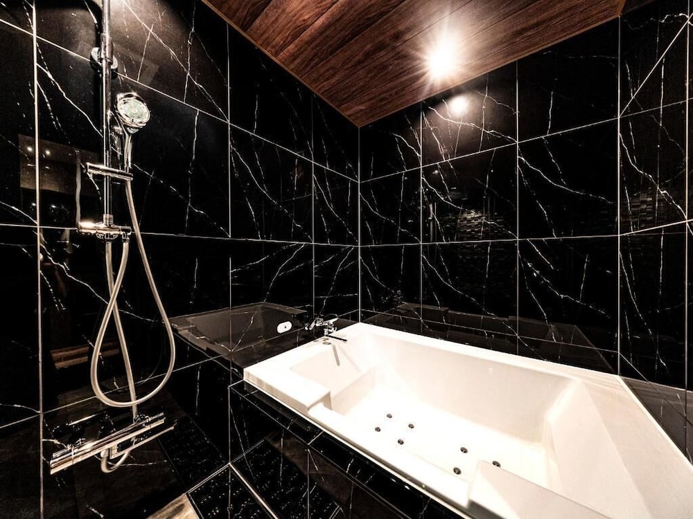 TYPE C /2 BED / With Hot Stone Spa 禁煙 バスルーム0 | 十二HOTEL