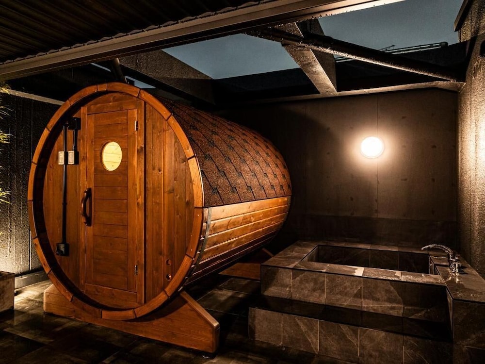 TYPE E / 2BED / With High Barrel Sauna / Terrace 禁煙 スパ0 | 十二HOTEL