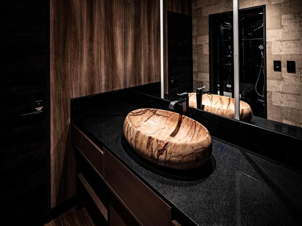 TYPE C /2 BED / With Hot Stone Spa 禁煙 バスルーム1 | 十二HOTEL