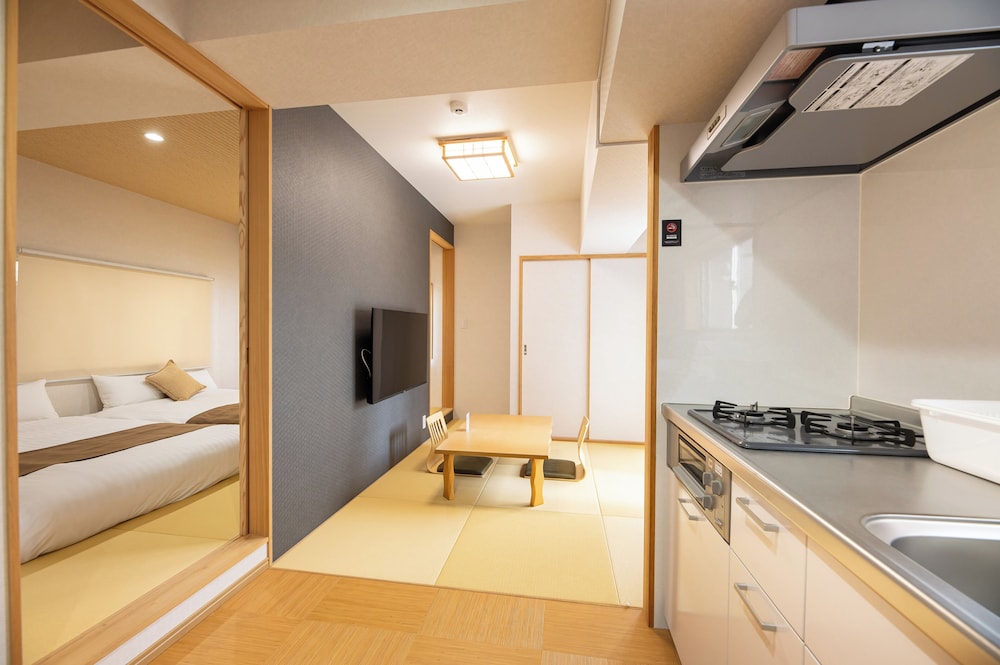 ベーシック ツインルーム 専用キッチン0 | YASAKA HOTEL