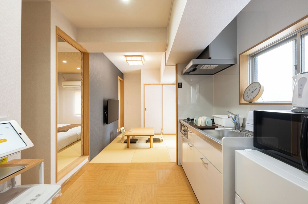 ベーシック ツインルーム 専用キッチン2 | YASAKA HOTEL