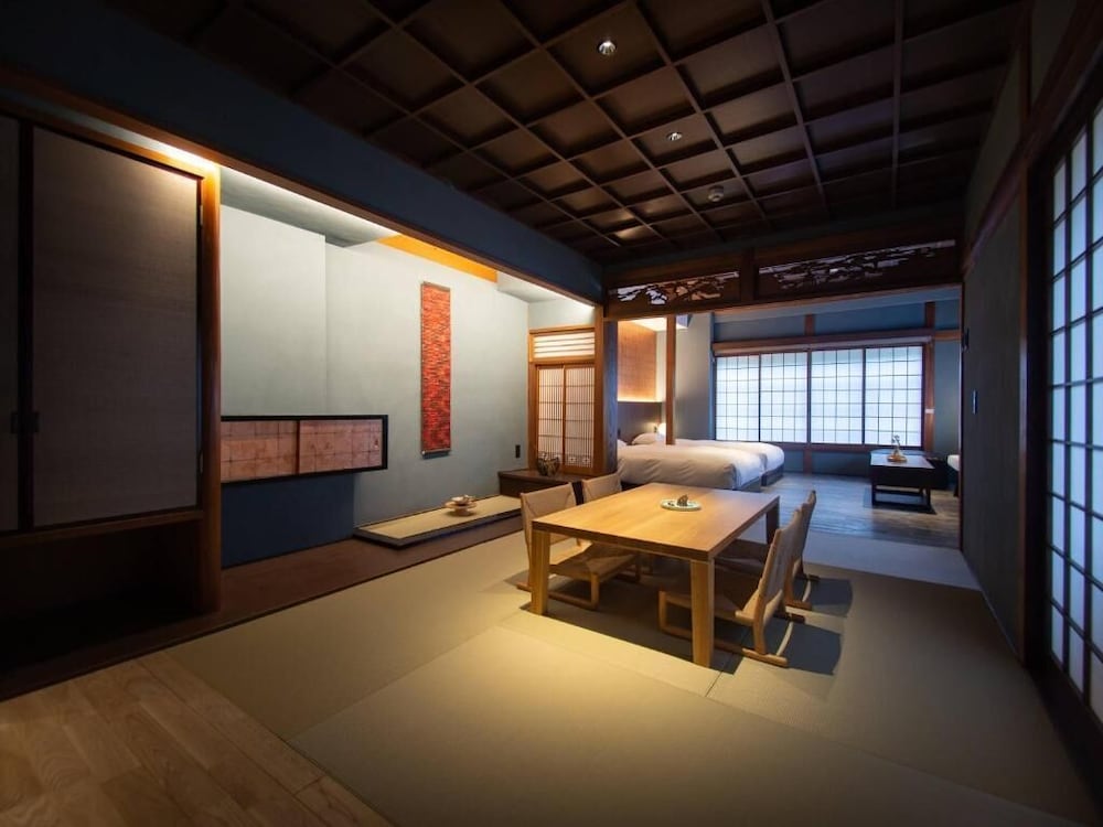エグゼクティブ トリプルルーム 客室1 | 寧々の道別邸 Kazeno Heritage (旧 : HOTEL VMG RESORT KYOTO 寧々棟)