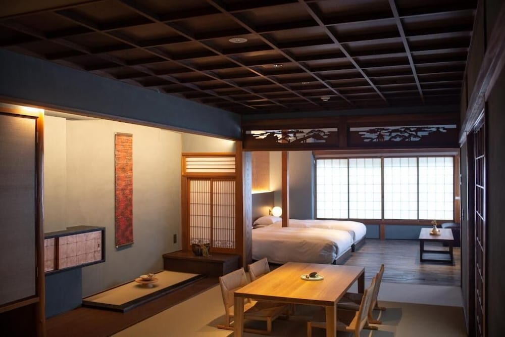 エグゼクティブ トリプルルーム 客室3 | 寧々の道別邸 Kazeno Heritage (旧 : HOTEL VMG RESORT KYOTO 寧々棟)