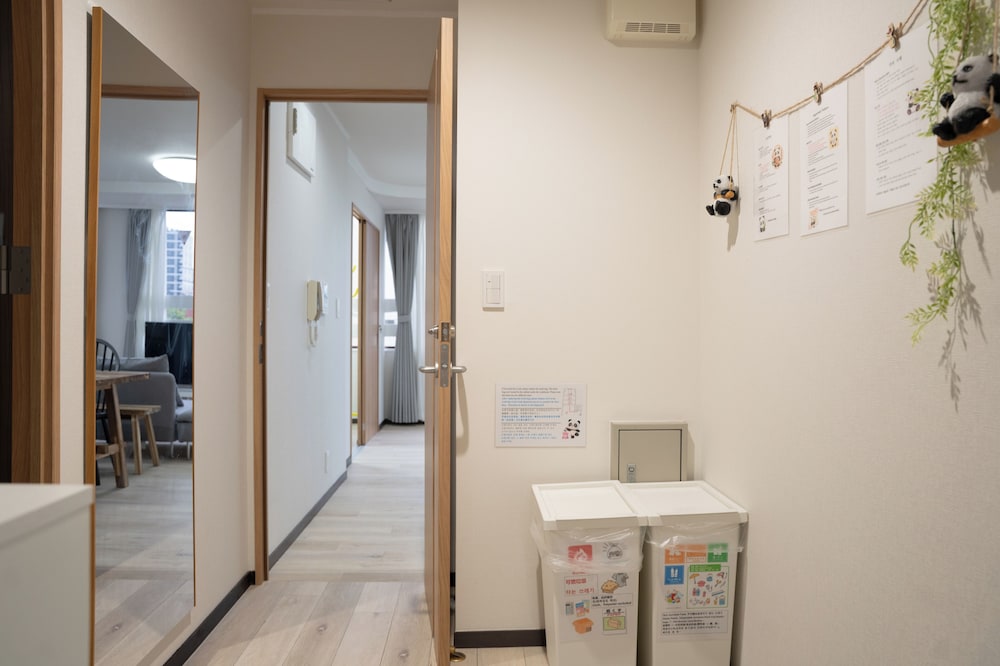 ファミリー アパートメント バルコニー パークビュー リビング エリア0 | Panda Stay - Asakusa 5 mins Walk & Skytree Apt