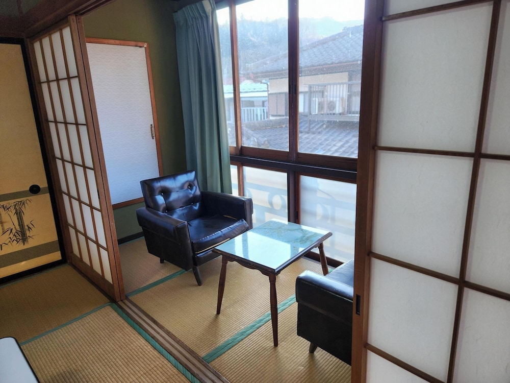 4 人部屋 禁煙 | 老神温泉 石亭