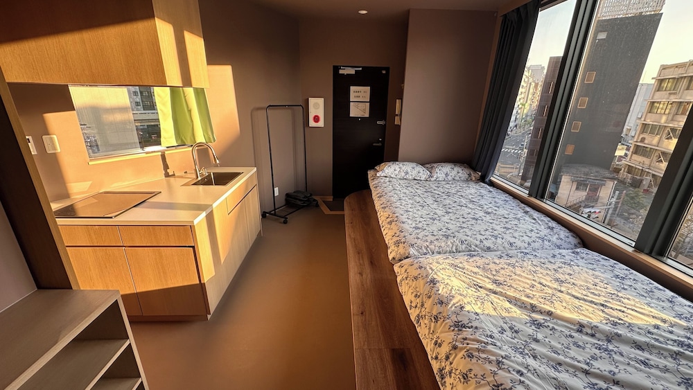 スーペリア 4 人部屋 シティビュー 客室4 | WINN hotel