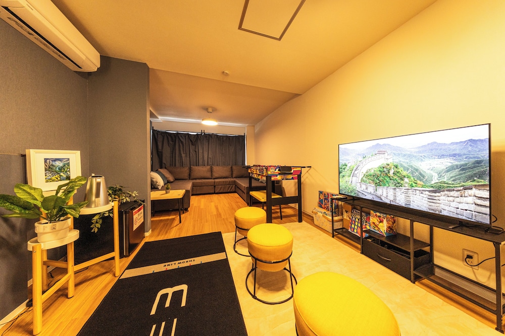 アパートメント リビング エリア1 | KANDA URBAN SUITES