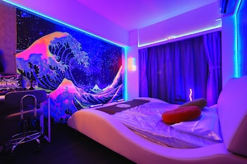 Tokyo Shinjyuku Cyber Room 2