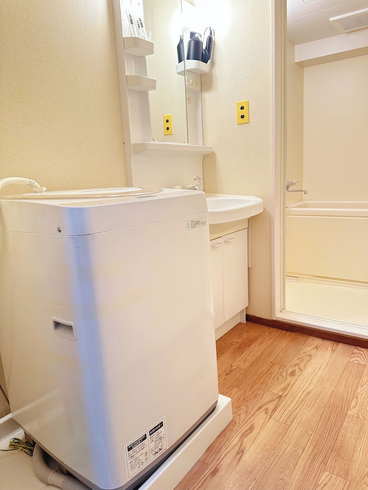 コンフォート 4 人部屋 (205) バスルーム3 | 三立株式会社