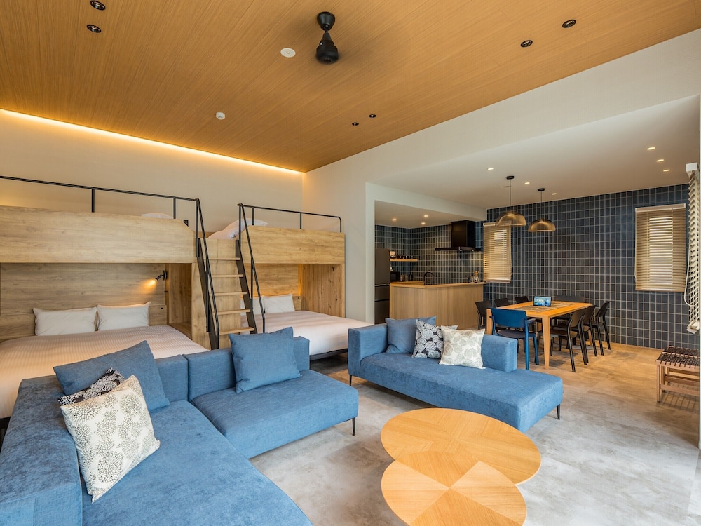 デラックス ヴィラ バルコニー プールビュー 客室2 | 琉心 RUSIN Private Pool Villa ONNA