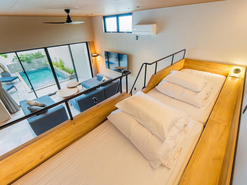 デラックス ヴィラ バルコニー プールビュー 客室3 | 琉心 RUSIN Private Pool Villa ONNA