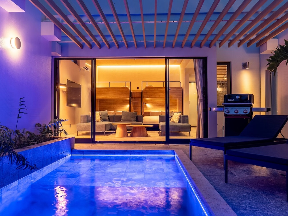 デラックス ヴィラ バルコニー プールビュー 客室7 | 琉心 RUSIN Private Pool Villa ONNA