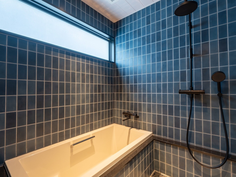 デラックス ヴィラ バルコニー プールビュー バスルーム0 | 琉心 RUSIN Private Pool Villa ONNA