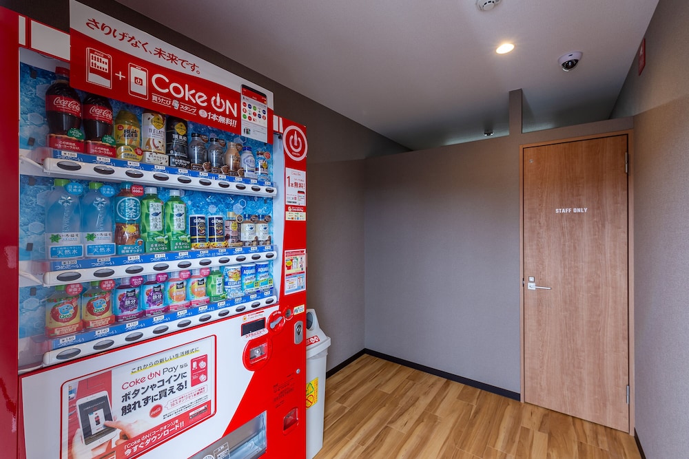 自動販売機1 | HOTEL R9 The Yard 熊本大津 自動販売機1 | HOTEL R9 The Yard 熊本大津