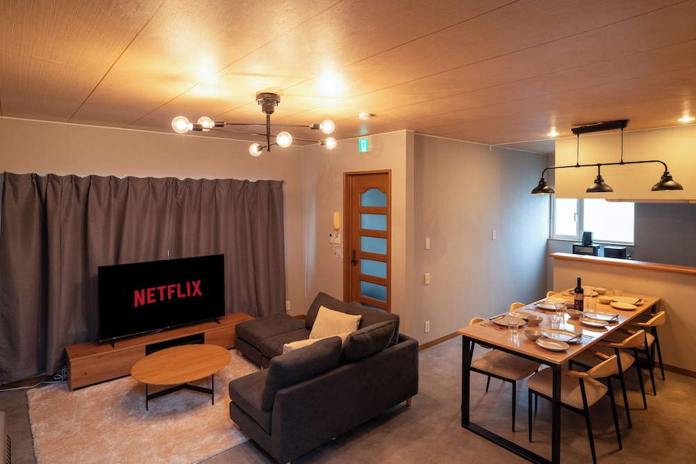 ベーシック ハウス シティビュー 内装2 | Furano Family Cabin