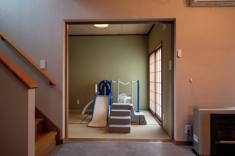 ベーシック ハウス シティビュー 内装1 | Furano Family Cabin