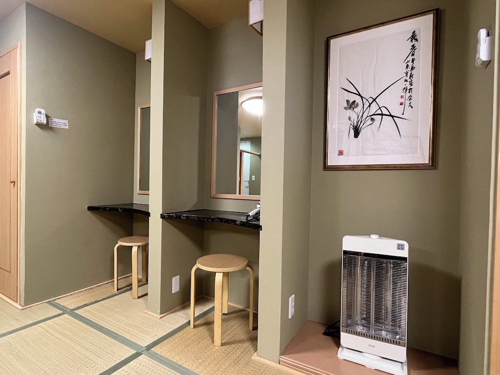 ベーシック 4 人部屋 内装2 | 和風旅館上本町