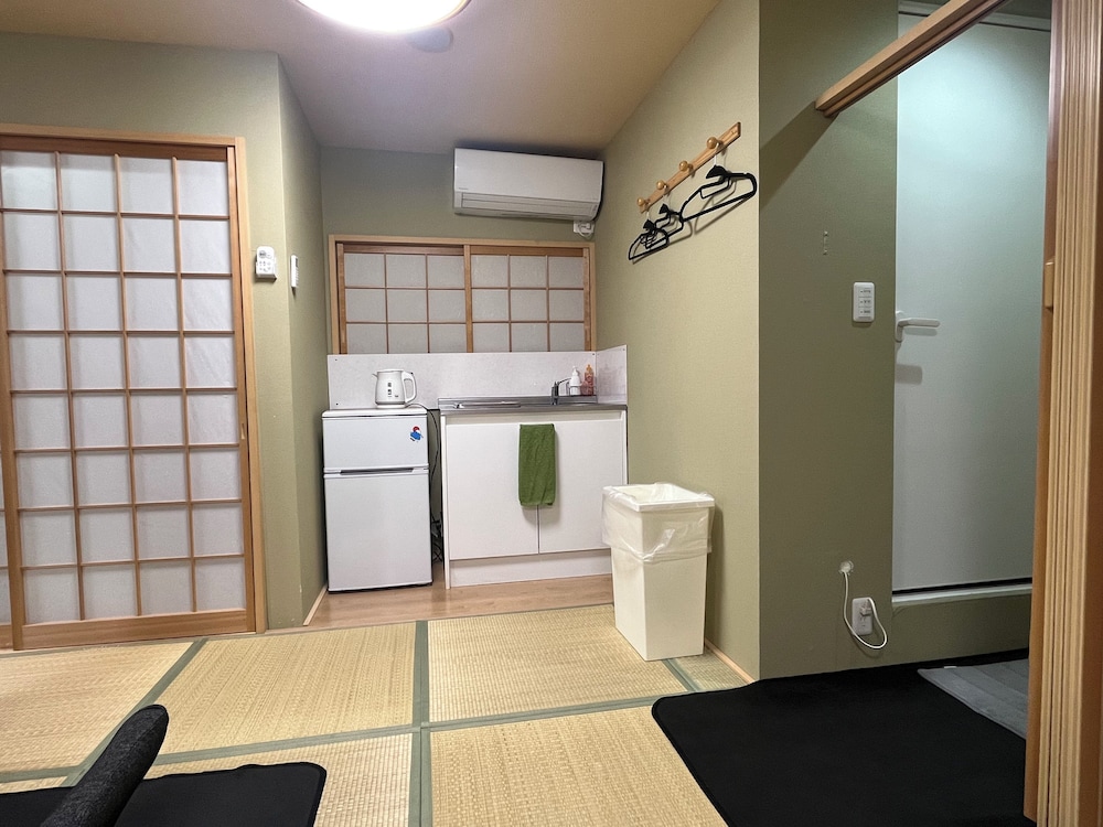 ベーシック 4 人部屋 専用キッチン0 | 和風旅館上本町