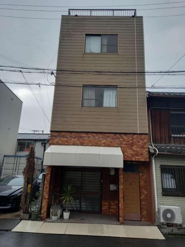 外観1 | Lucky House Guest House