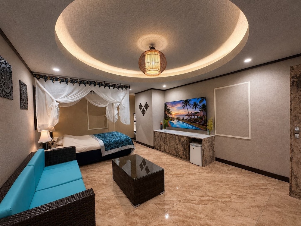 ラグジュアリー ダブルルーム 喫煙可 | Hotel BaliBali 岩槻