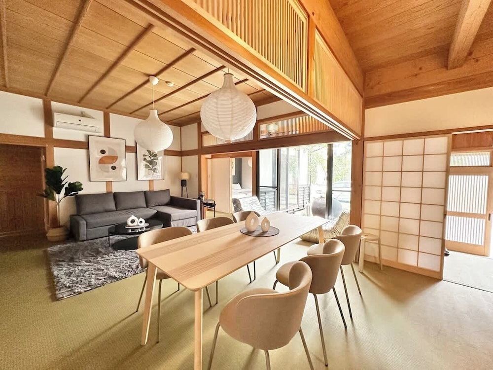 お食事1 | Spacious Traditional Japanese House By Restavio | Spacious Traditional Japanese House By Restavio