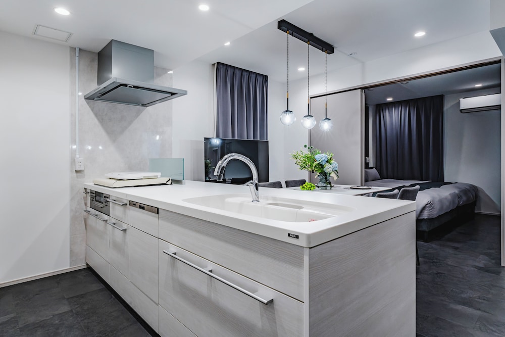 ラグジュアリー アパートメント バスルーム1 | SLL Urban Suites Ebisu