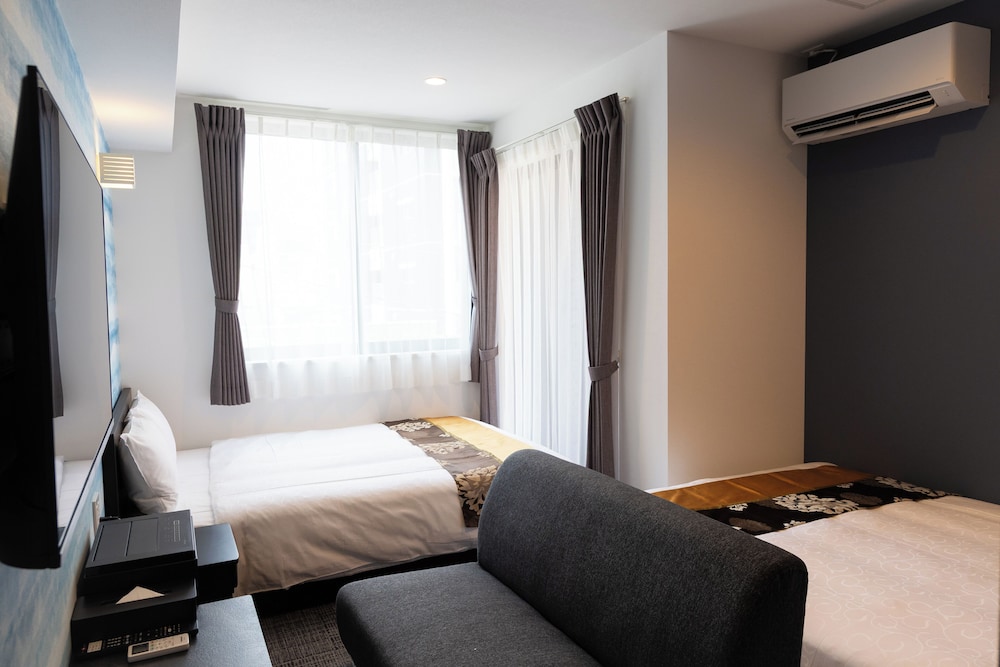 スタンダード 4 人部屋 客室4 | MiGO HOTEL FUKUOKA 01