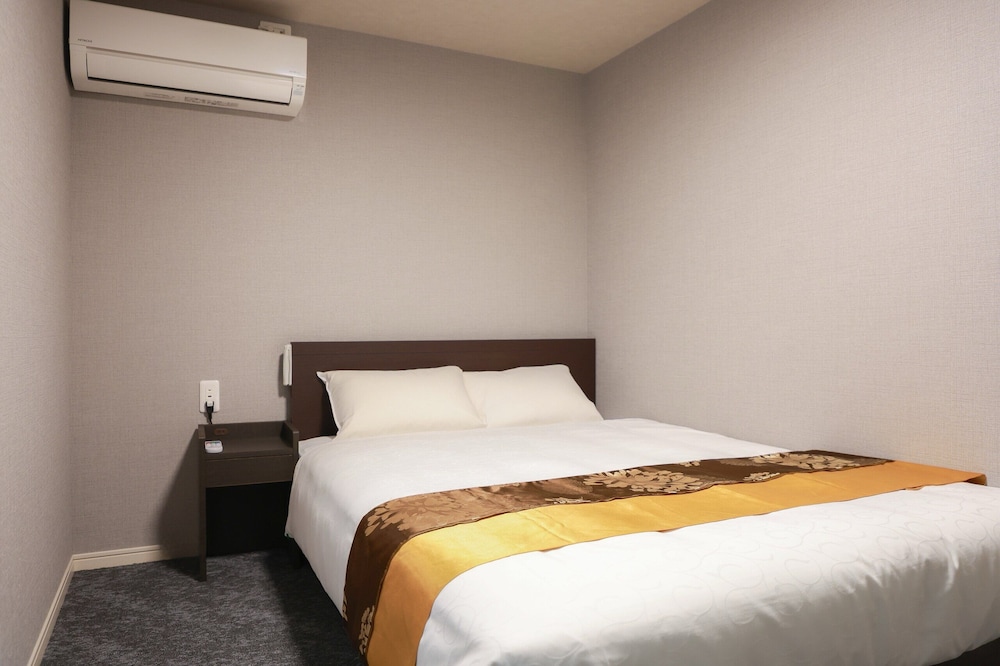 HOTEL MELNA HAKATA