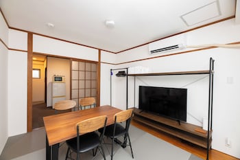 goom monthly Fukuoka Tenjin NS