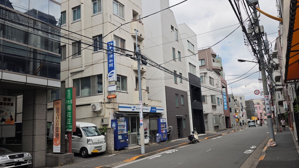 Nishisugamo Hotel