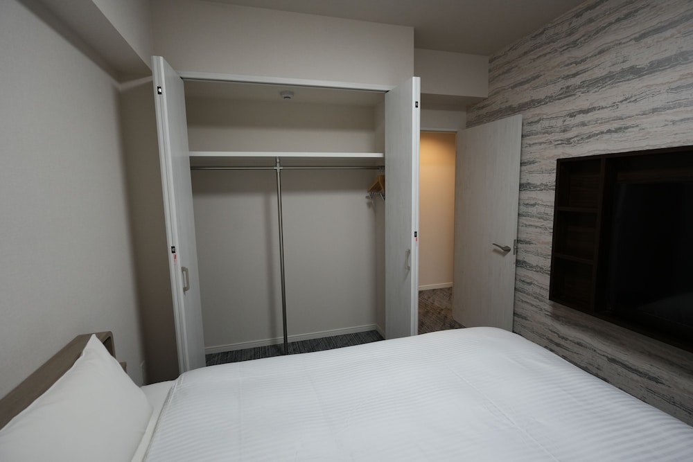 ラグジュアリー 4 人部屋 禁煙 | TOWER HOTEL