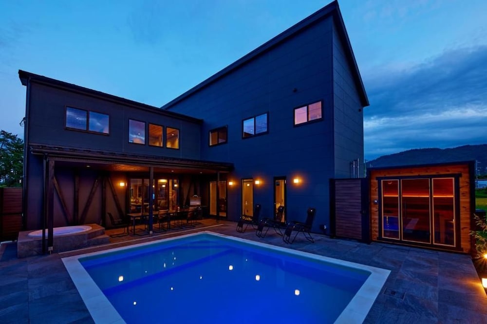 外観 | POOL VILLA 莉