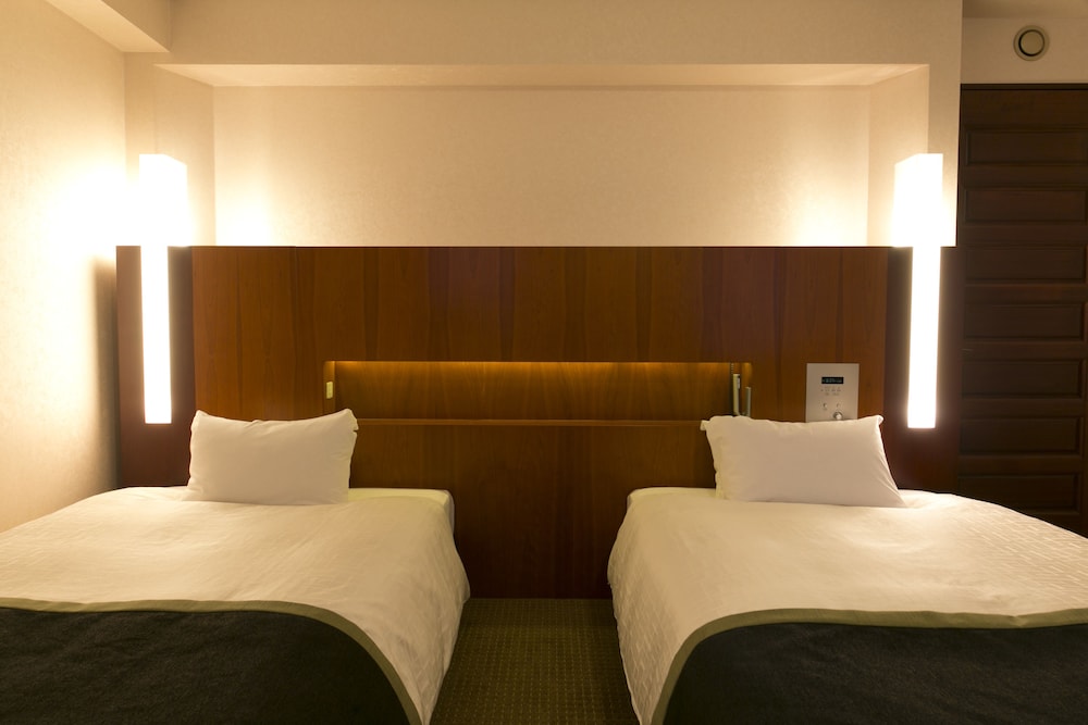 [禁煙]スーペリアツインルーム 客室2 | プリンセスガーデンホテル