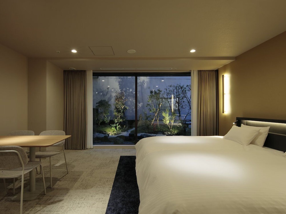 [禁煙]エグゼクティブフォースルーム 客室2 | プリンセスガーデンホテル