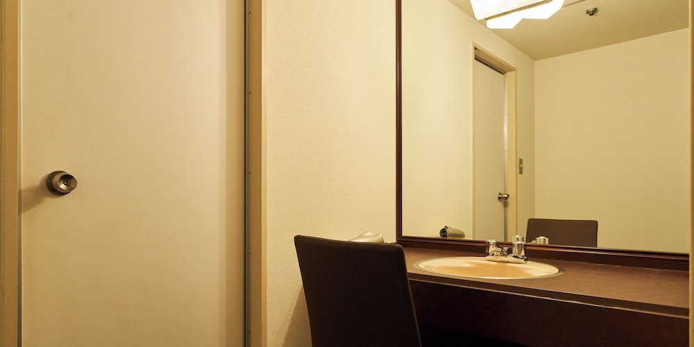 [禁煙]スーペリアトリプルルーム バスルーム0 | プリンセスガーデンホテル