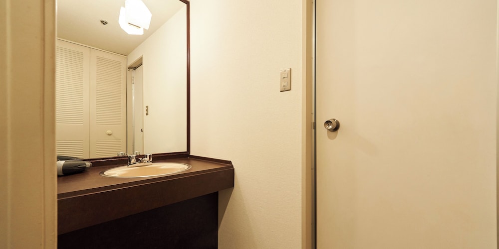 [禁煙]スーペリアツインルーム バスルーム1 | プリンセスガーデンホテル