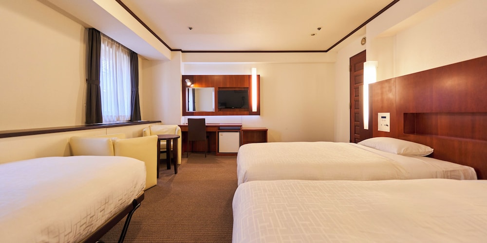 [禁煙]スーペリアトリプルルーム 客室1 | プリンセスガーデンホテル