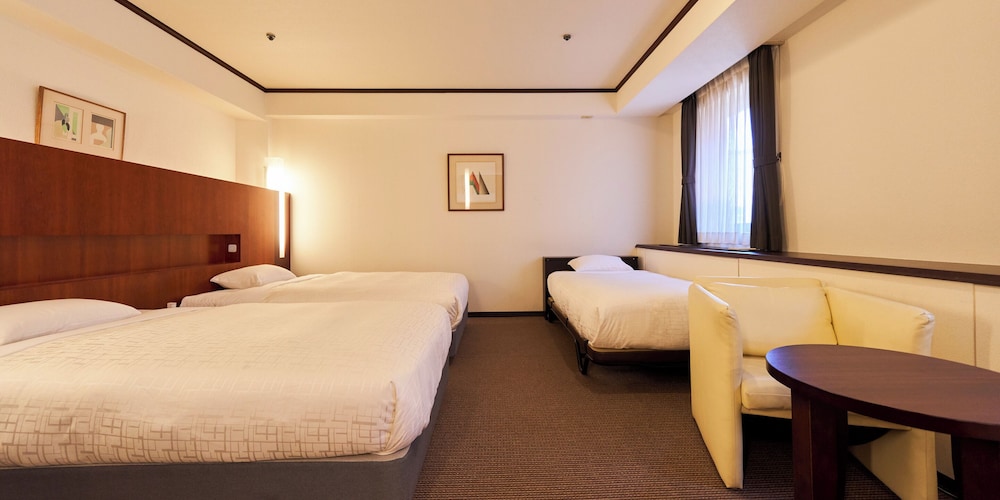 [禁煙]スーペリアトリプルルーム 客室2 | プリンセスガーデンホテル