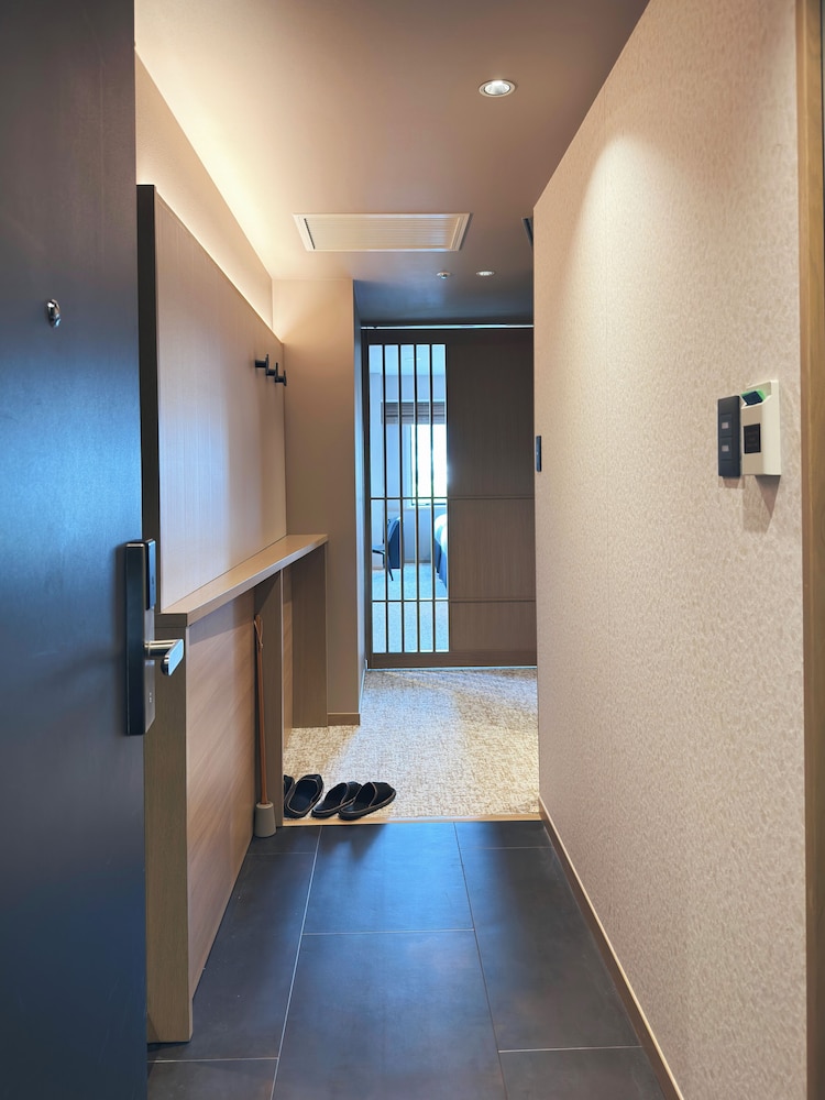 [禁煙]コンフォートツイン3名利用（リニューアル） リビング エリア0 | リッチモンド ホテル 浅草