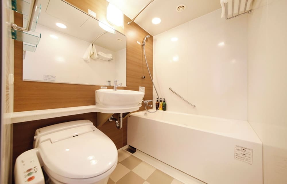 [禁煙]コーナーモデレートダブル（8号室）（リニューアル） バスルーム1 | リッチモンド ホテル 浅草