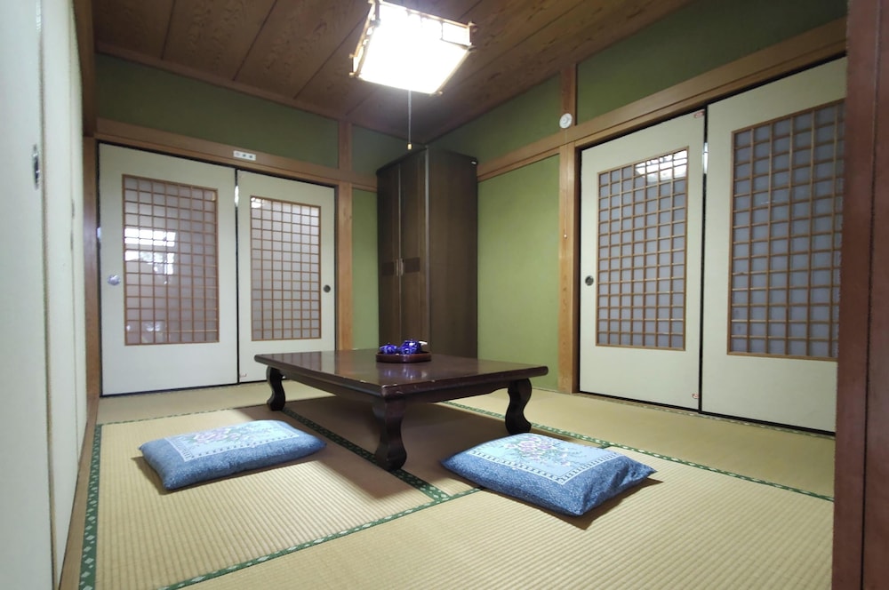 和室 (5名利用) 客室2 | 中村家