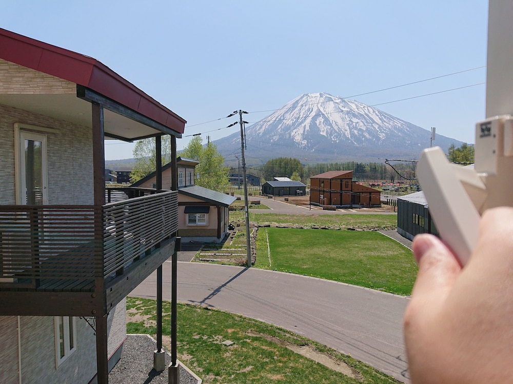 デラックス 和洋室 羊蹄山ビュー (32 平米) 部屋からの景観0 | ブリス ロジング