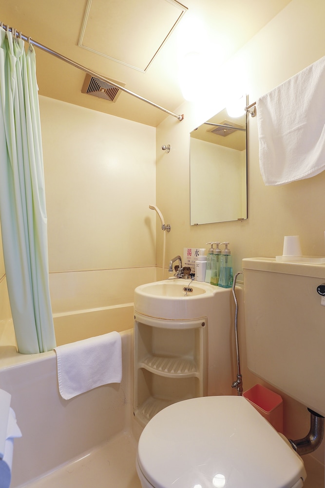 スタンダードルーム（8畳) バスルーム0 | 旅館あづまや