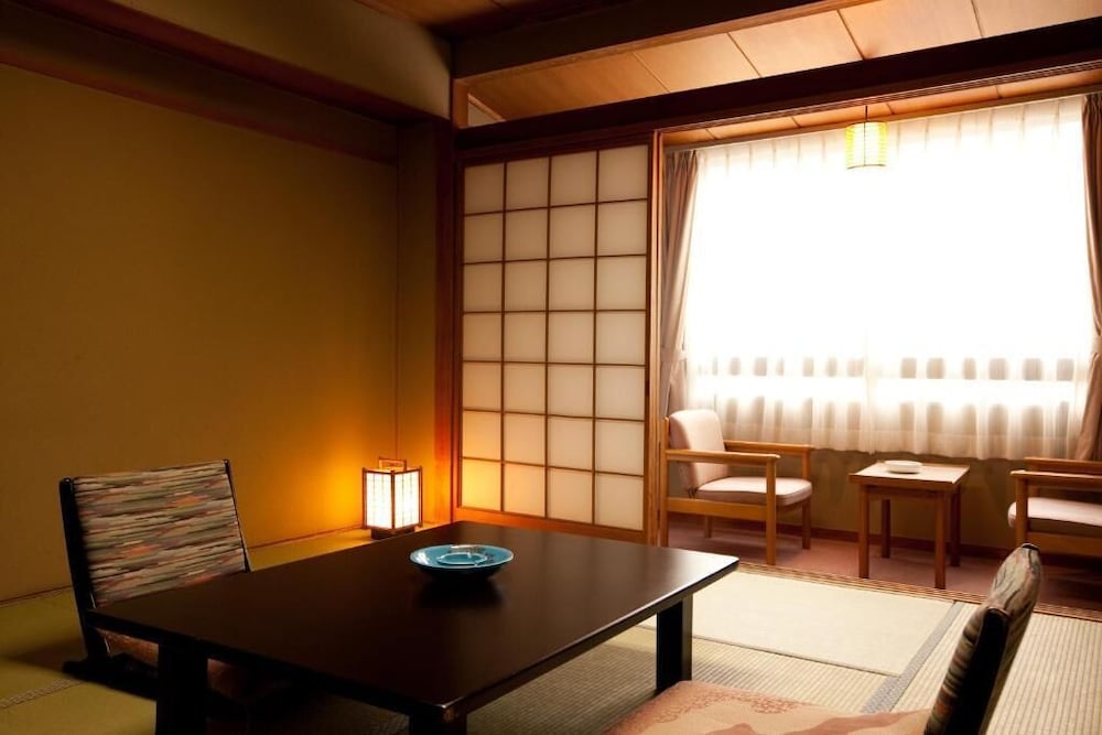 和室 2人部屋 専用バスルーム付 客室2 | 延対寺荘
