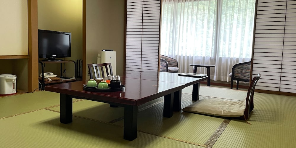 ファミリー ルーム 客室2 | 延対寺荘