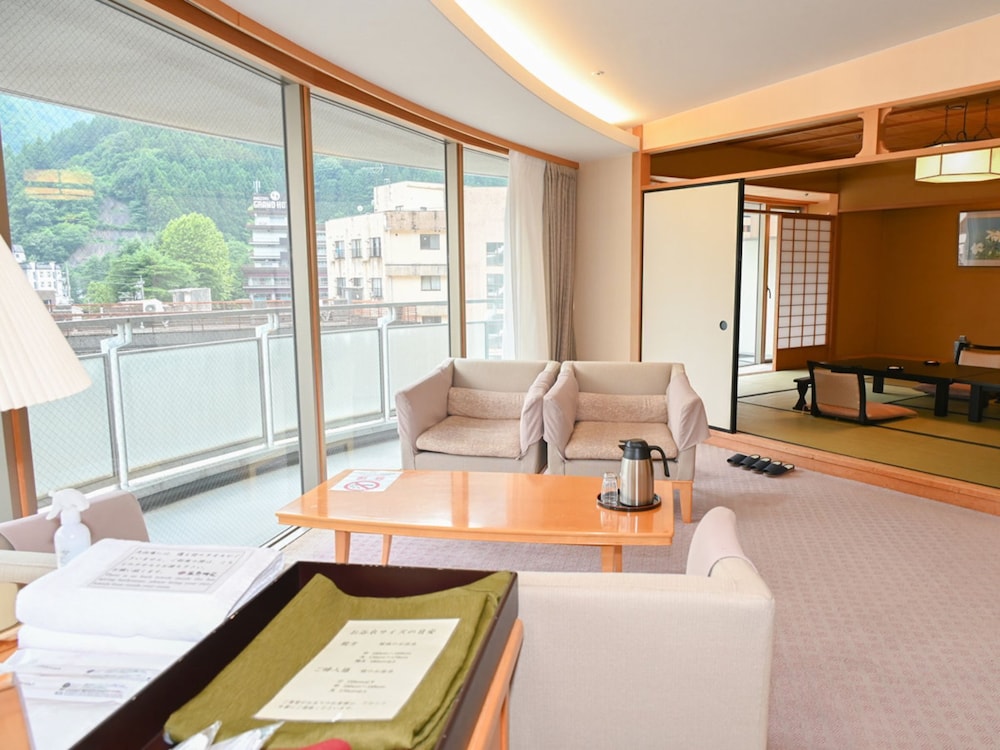 デラックス ルーム 客室2 | 延対寺荘