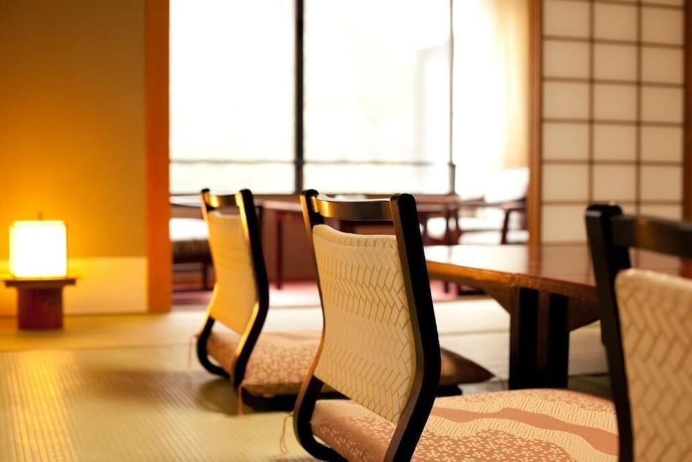 和室 2人部屋 専用バスルーム付 客室1 | 延対寺荘