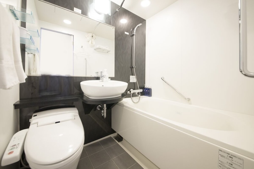 ダブルルーム 喫煙可 ダブルベッド1台 バスルーム0 | リッチモンドホテル なんば大国町