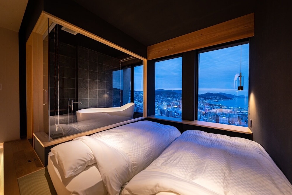 絶景風呂付モダン和洋室 禁煙 客室1 | ホテル長崎